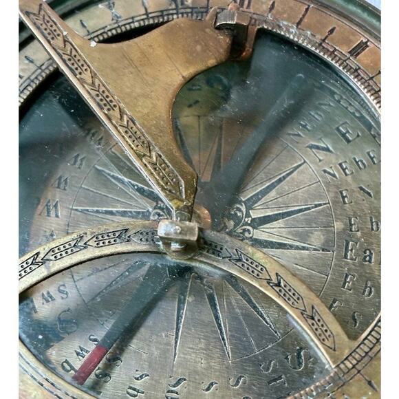 Vintage Brass Sundial Compass with Roman Numerals – Nautical Collectible 3.5” - Picture 3 of 4